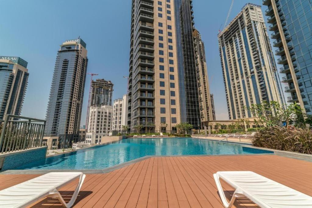 Harbour Views Tower L High Floor L Next To Park L Fits 2 Appartement Dubai